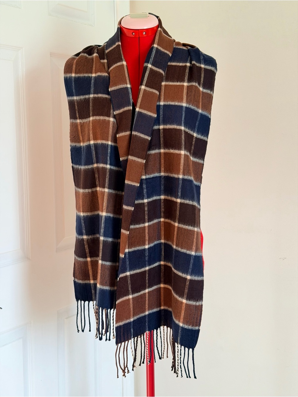 NWOT 100% Scottish Cashmere Tartan Scarf DOEN Scotland Navy Blue Unisex 70”